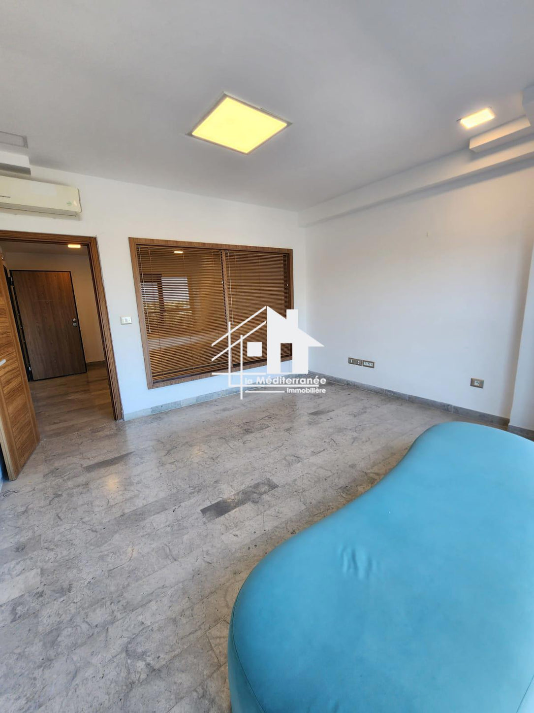 A louer bureau H+2 à la soukra