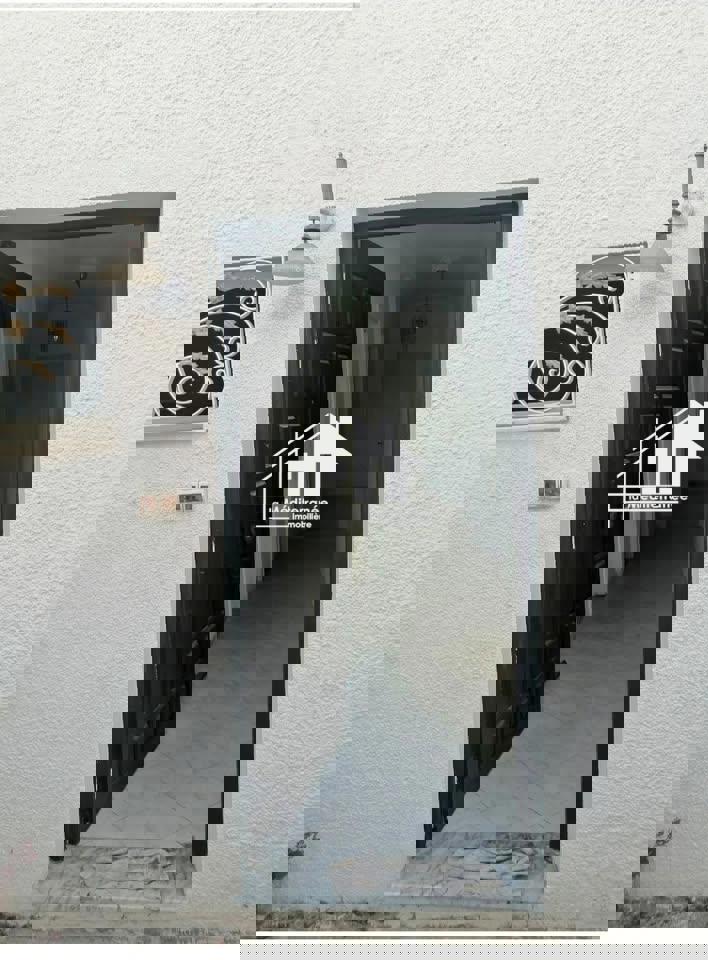 A louer un étage de villa S+2 au bardo