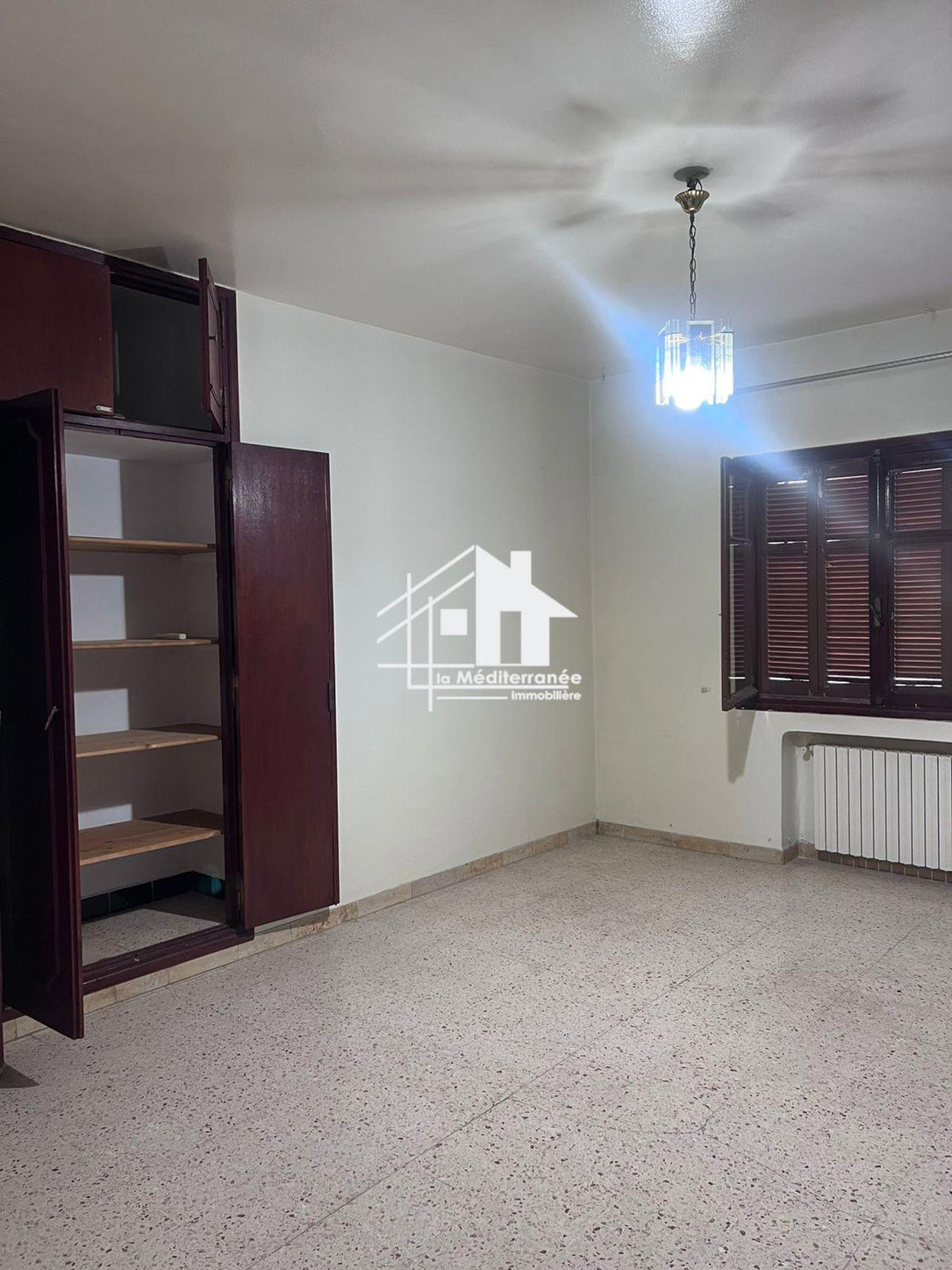 A louer étage de villa 2S+4 AU BARDO