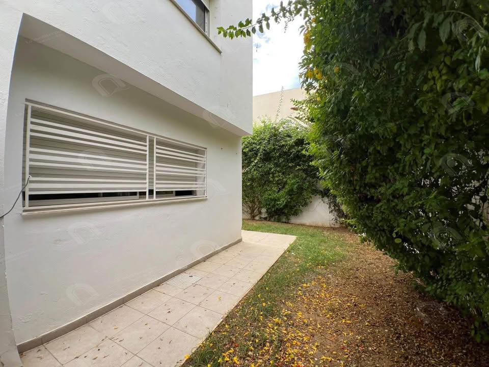 Villa a louer à Ain zaghouan nord s+4 3000