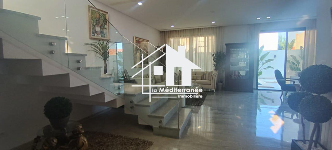 A louer une villa jumelée avec piscine à la soukra