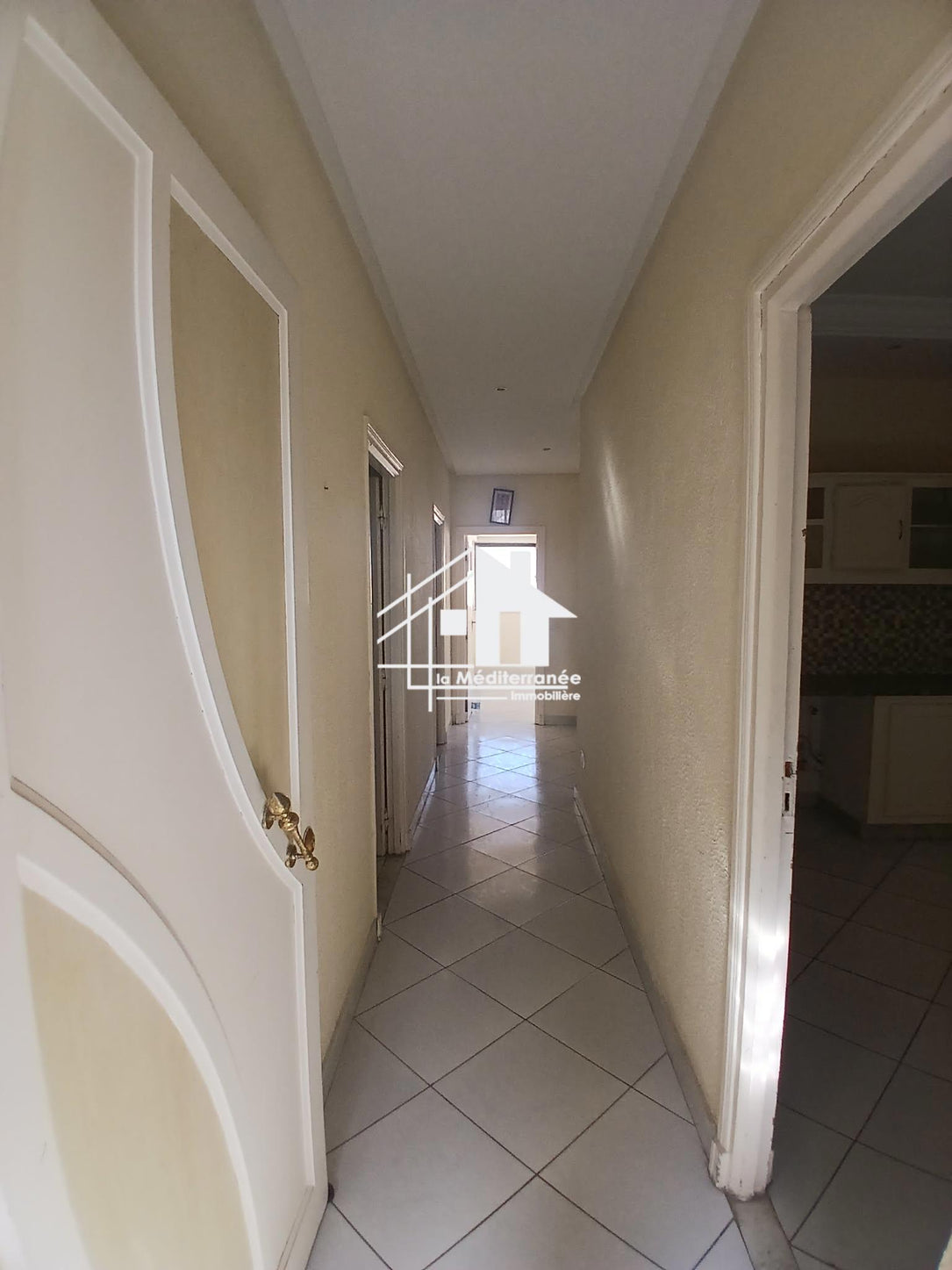 À vendre  villa à Mégrine Jawhara