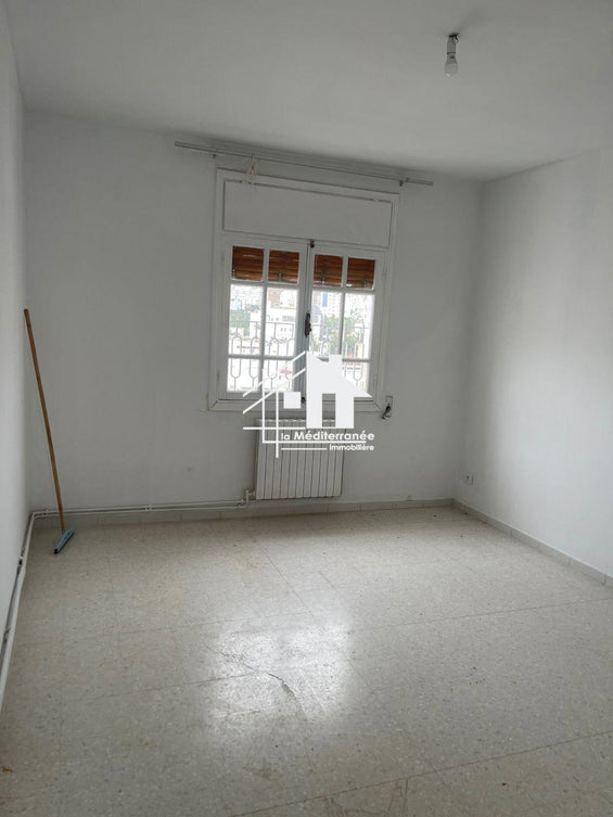 a louer un s+3 au 5eme etage a ennaser