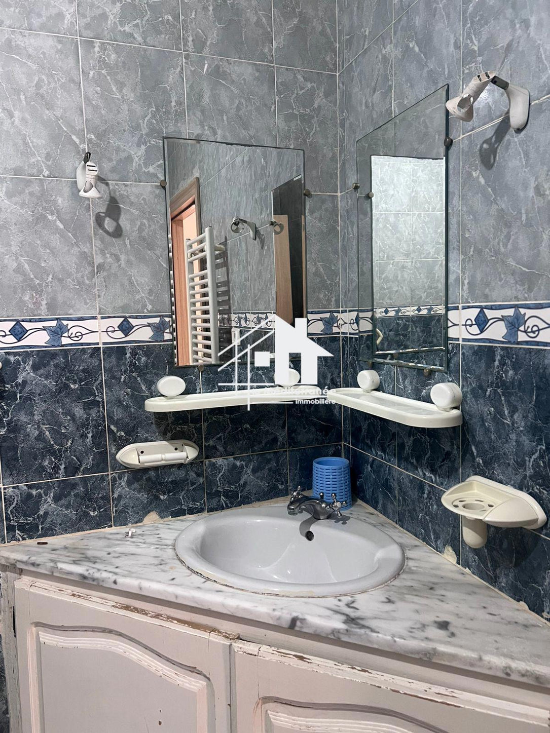 A vendre une villa S+6 au bardo 2