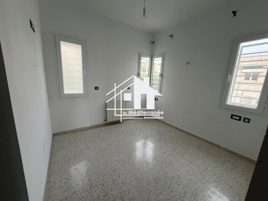 A louer s+2 à menzah 6