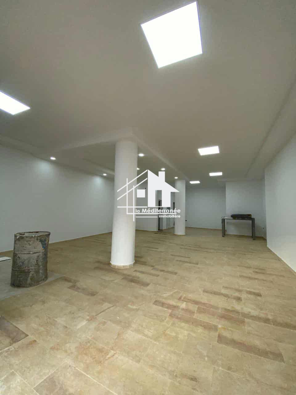 Open space à Rades Méliène