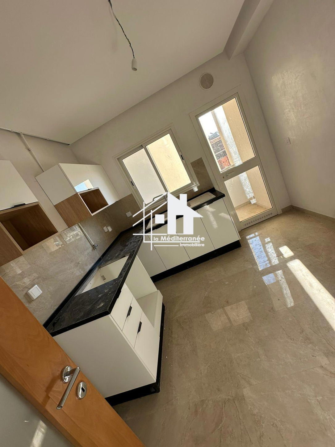 A louer appartement S+2 HST à manouba