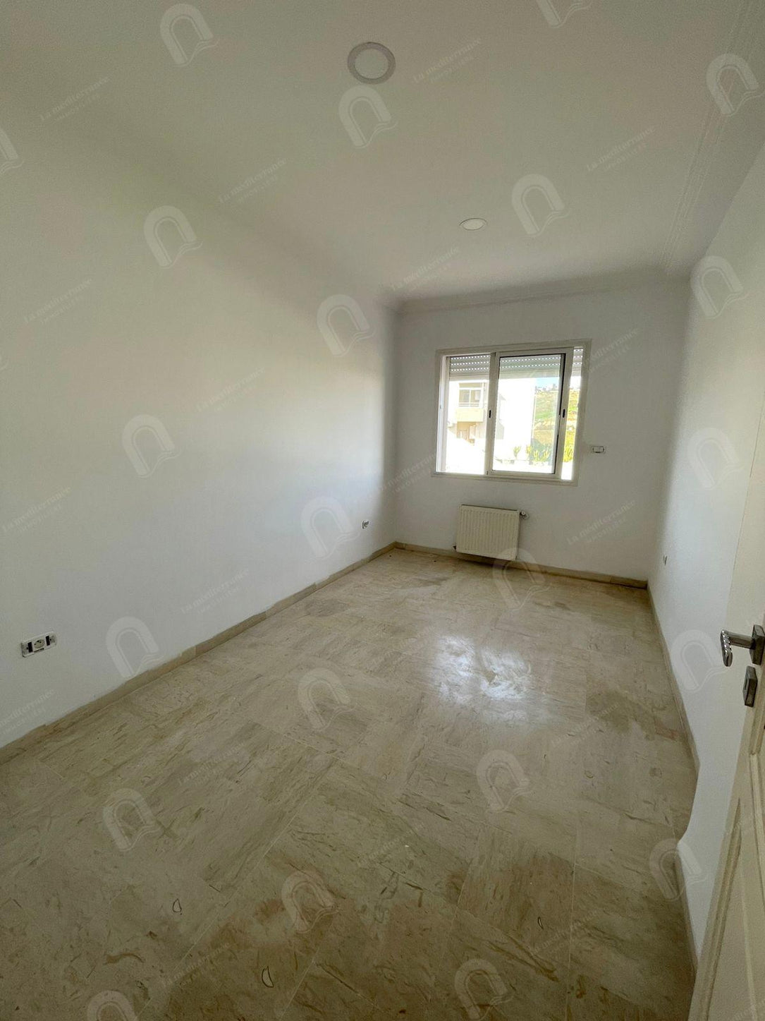à louer un appartement s+4 aux jardins d'el menzah 2