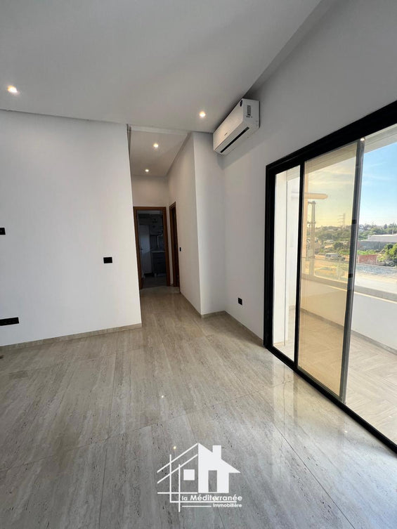 A vendre un appartement S+1 à Chotrana 1
