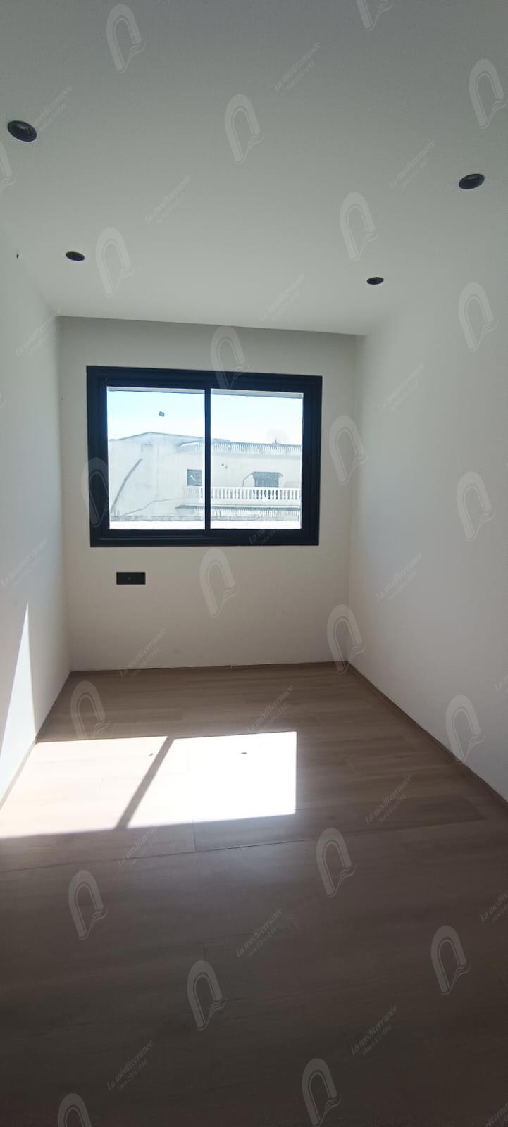 A vendre  Duplex s+2 avec jardin