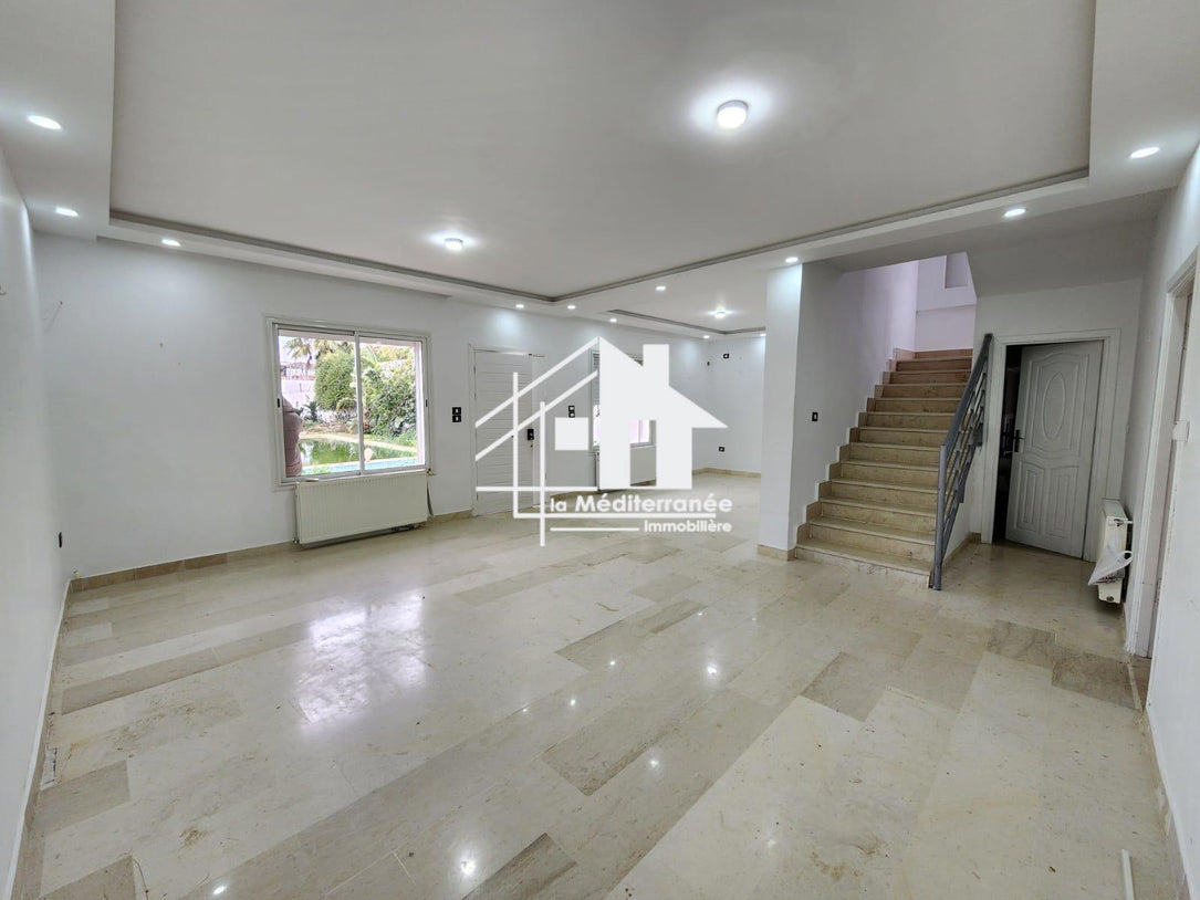 A louer villa S4 à la soukra