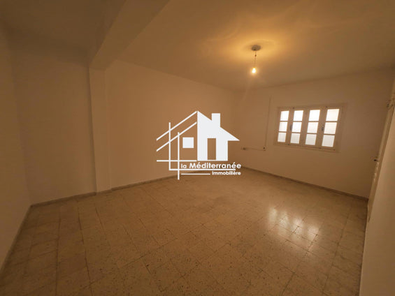 A louer étage de villa S+3 à manouba