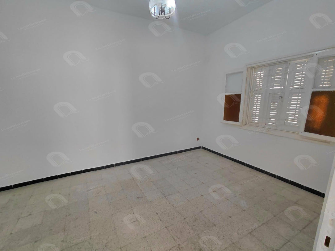 A vendre maison deux étage à ouardia 4
