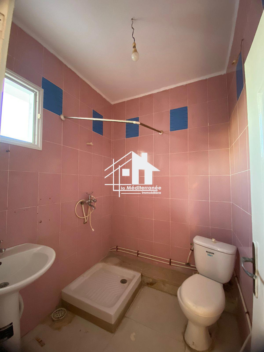 A louer un étage de villa S+3 au bardo cité Saada