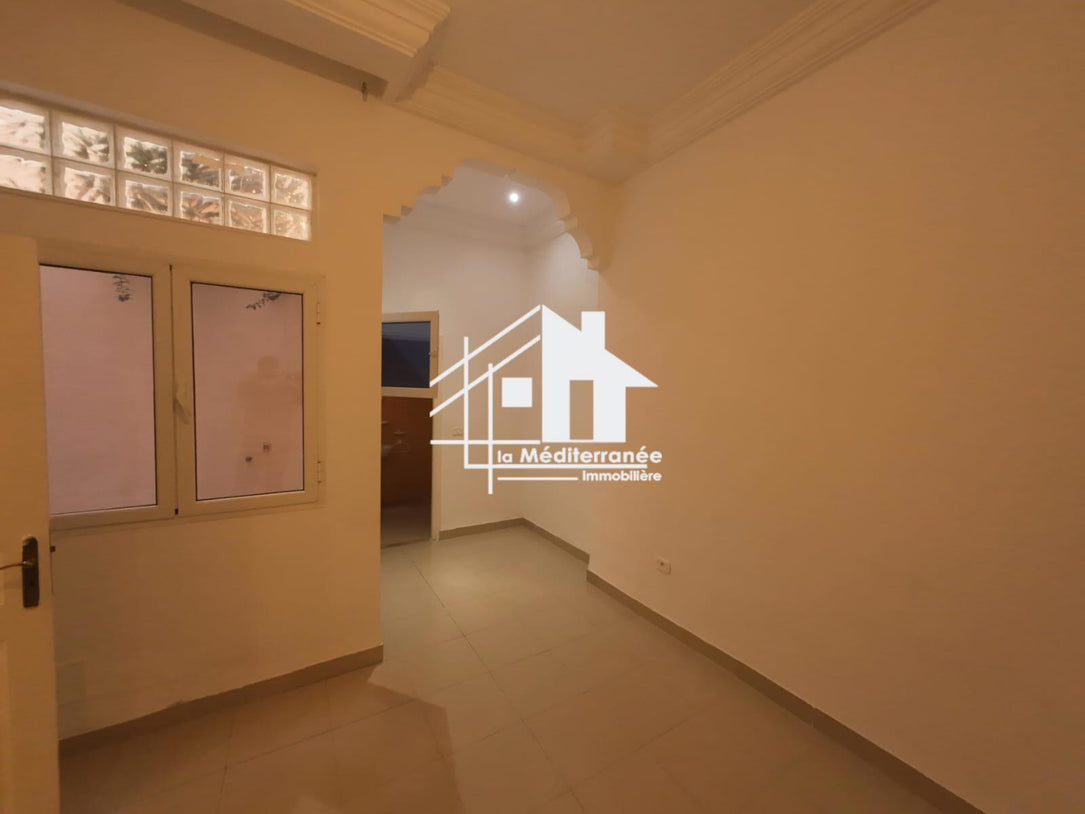 A louer étage de villa RDC s+3 a Bardo