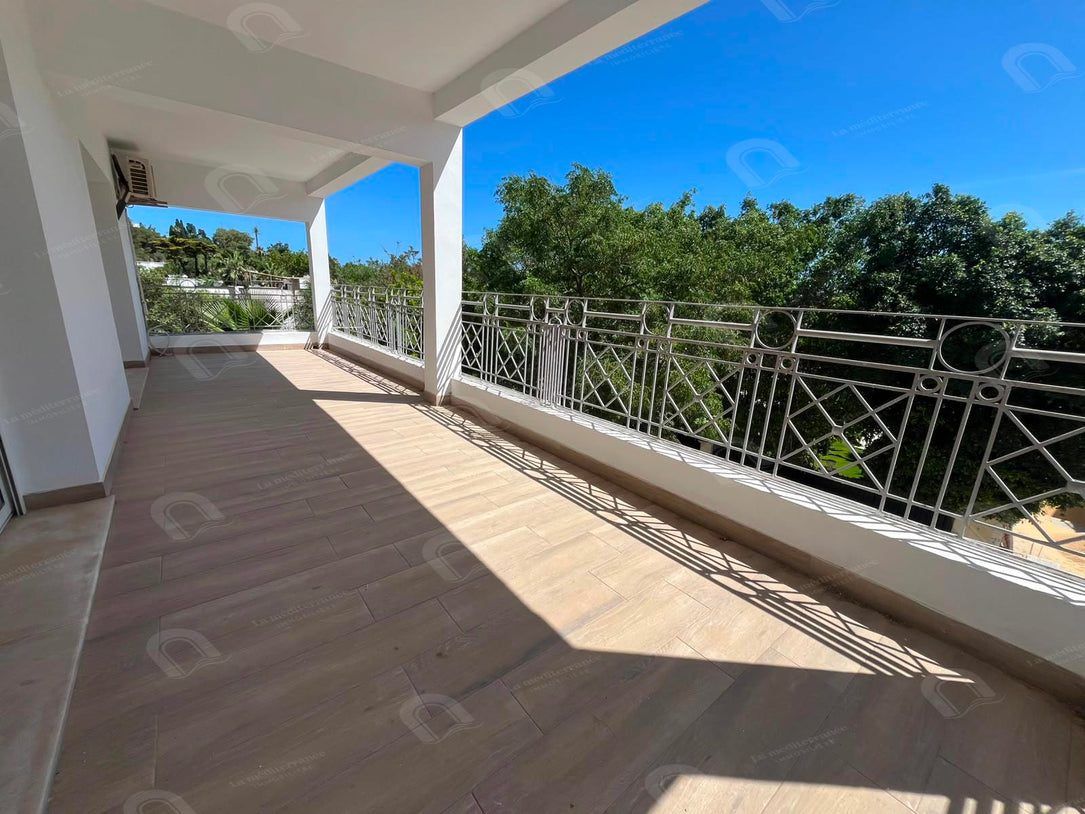 A louer Etage de Villa s+3 à Sidi abedelaziz La Marsa