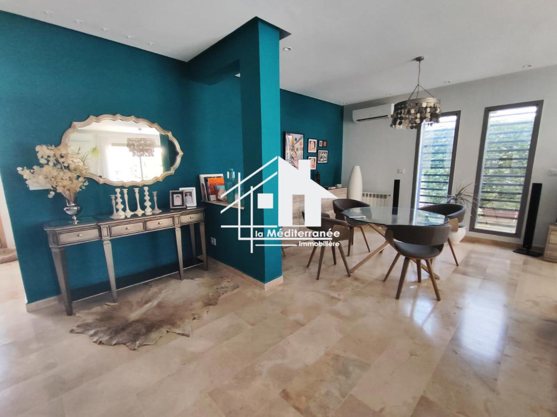 A vendre une superbe villa jumelée avec piscine et jardin
