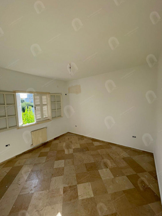 A louer un étage de villa S+3 au 1er étage