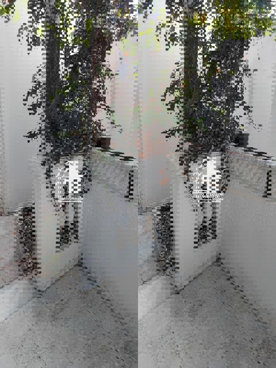 A louer rez de chaussée S+1 meublé à Franceville