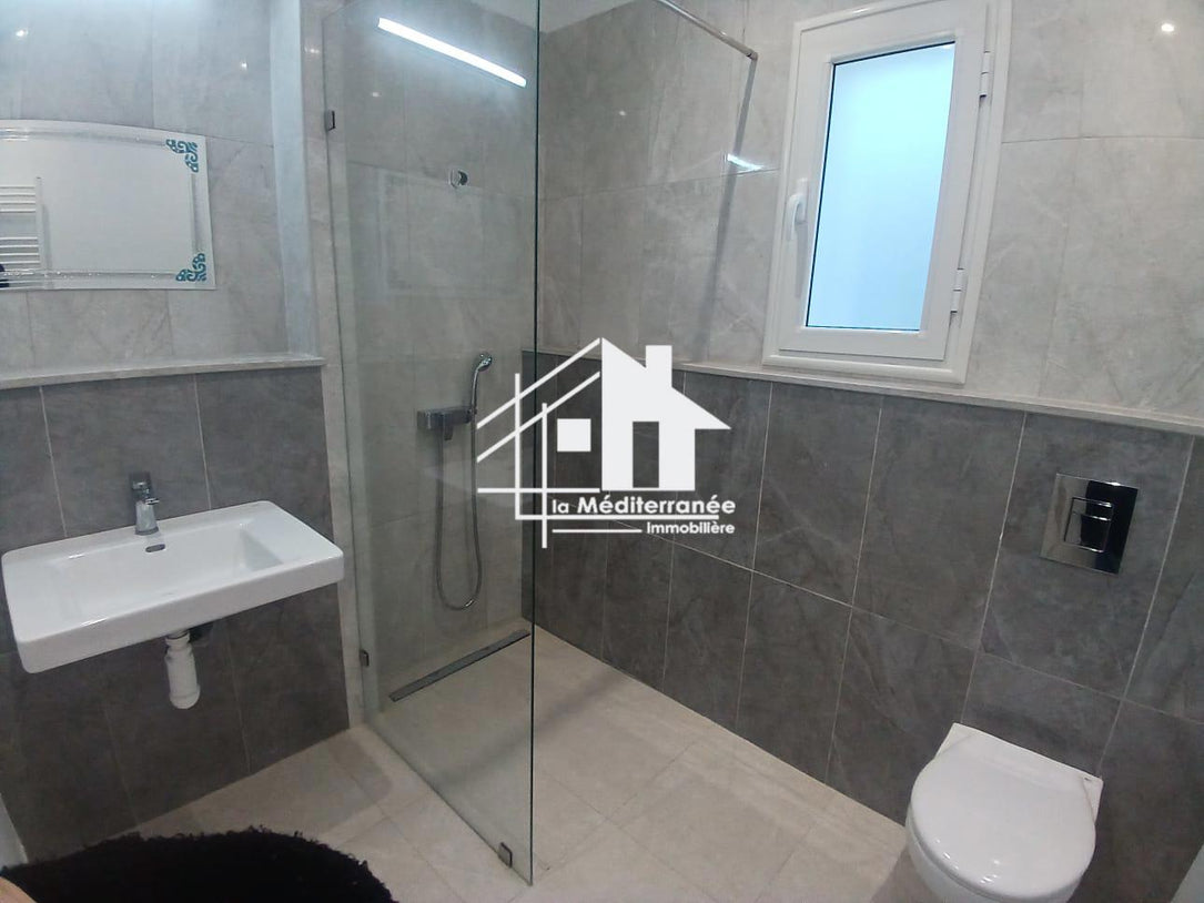 A louer villa s+4 à gammarth