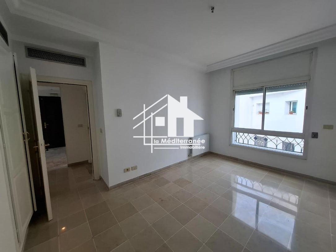A louer appartement S+3 haut standing Manar 2