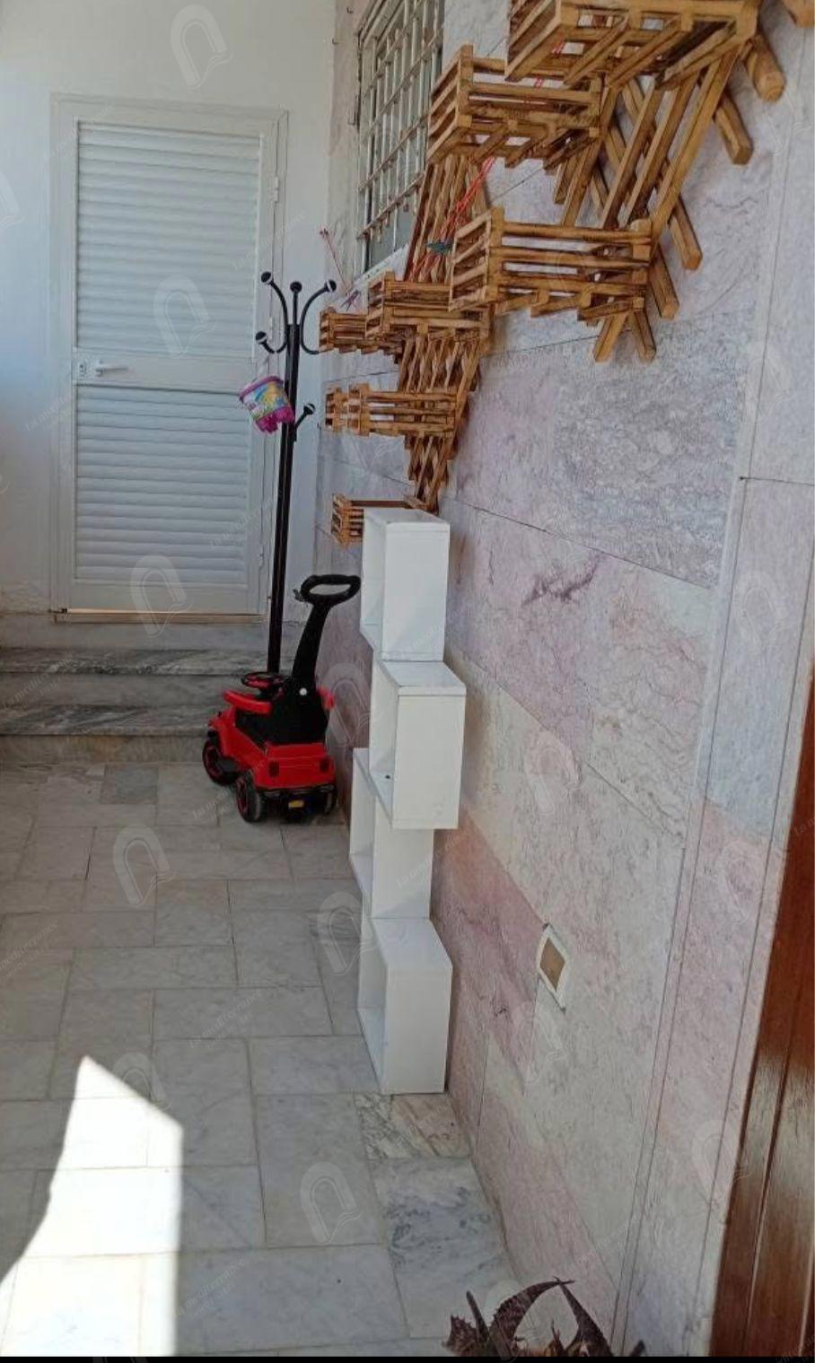 A louer étage de villa S+3 à Marsa lahwech