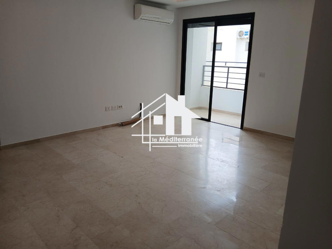 A vendre  s+3 à la nouvelle soukra