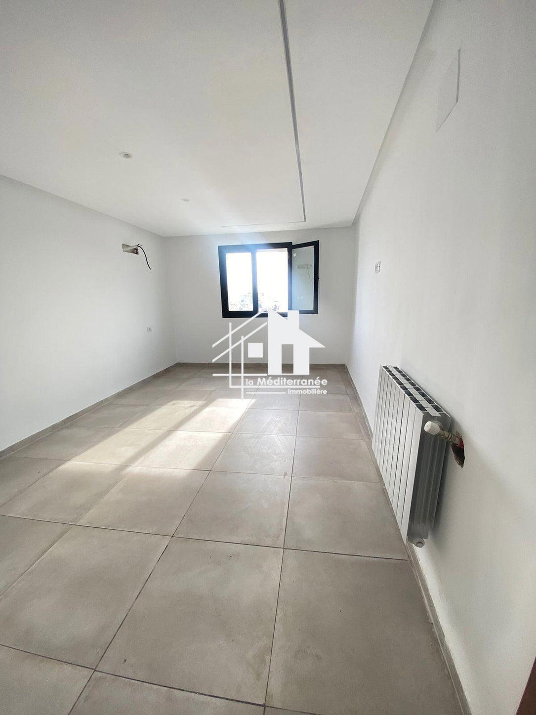 A louer étage de villa s+3 jamais habité au Bardo