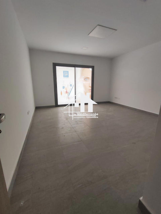A louer bureau H+3 a la Soukra