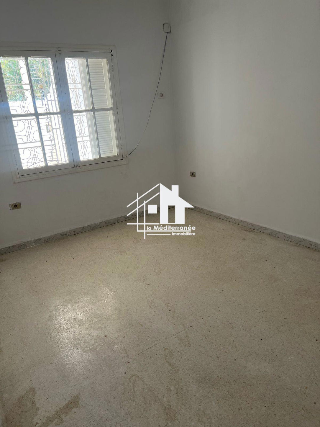A louer étage de villa S+3 à Khaznadar