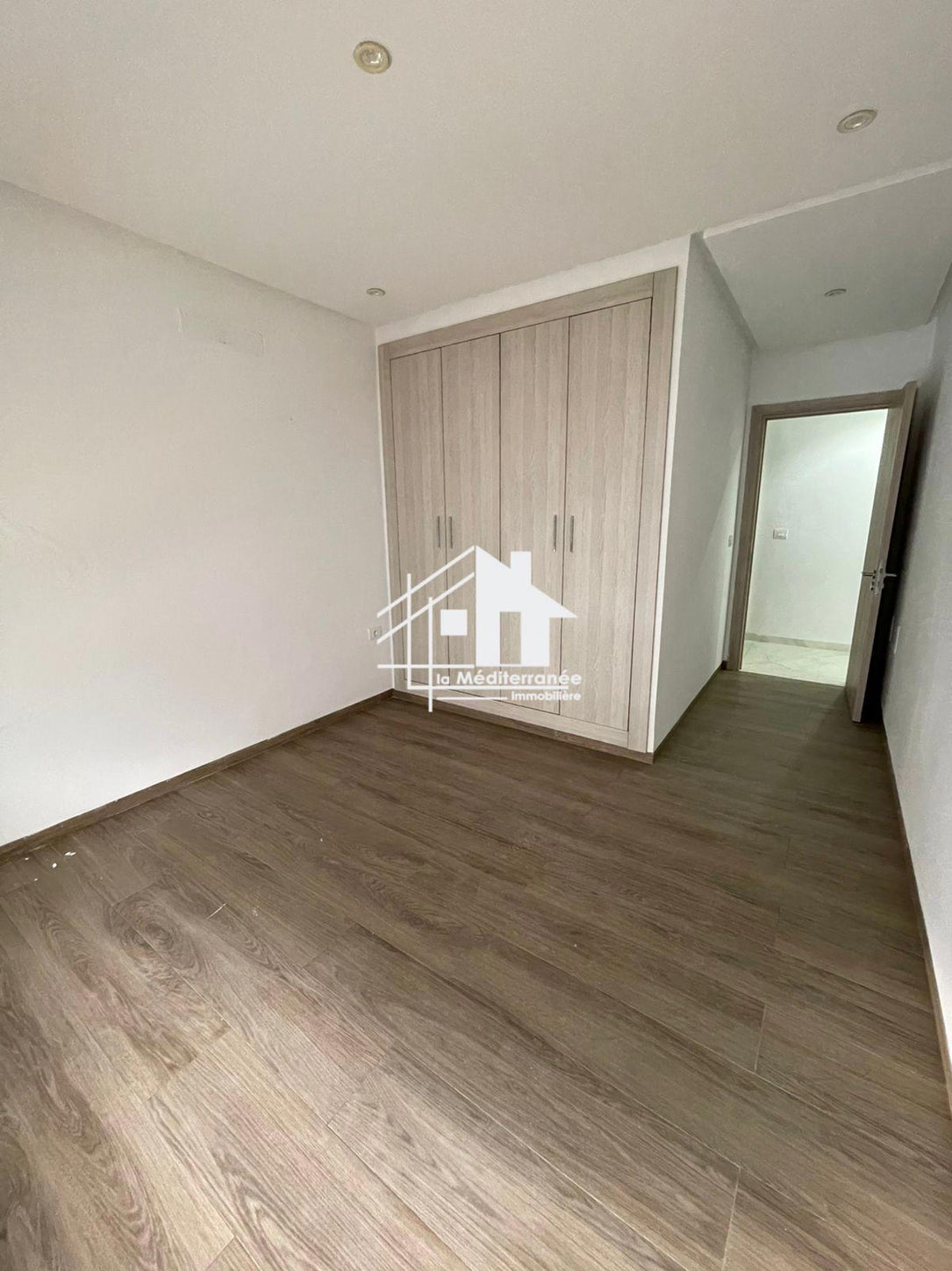 A louer appartement s+2  à cité Ennasr
