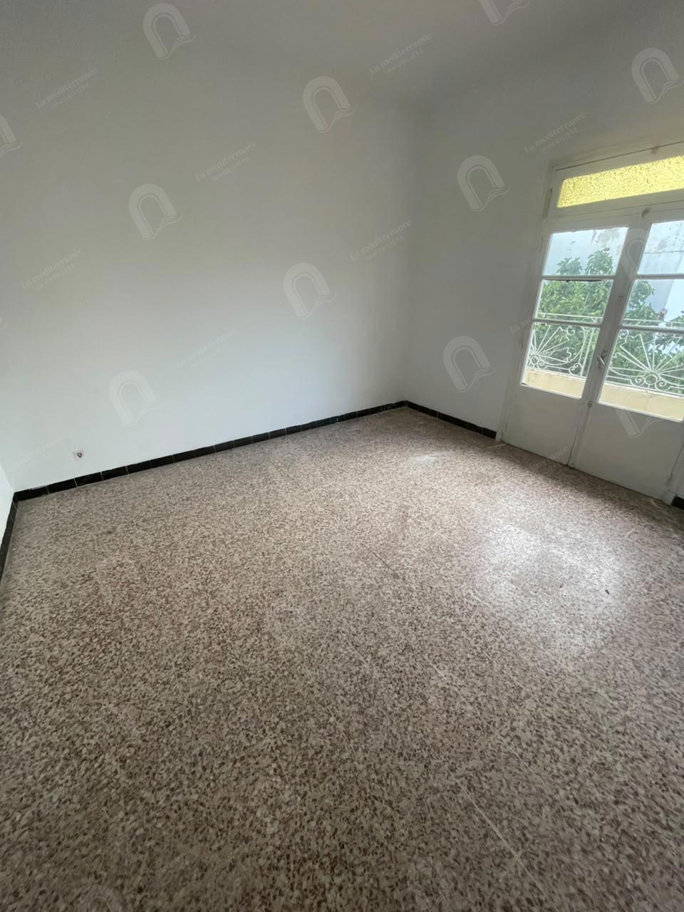 A louer étage de villa S+3 à bayrem ettounsi