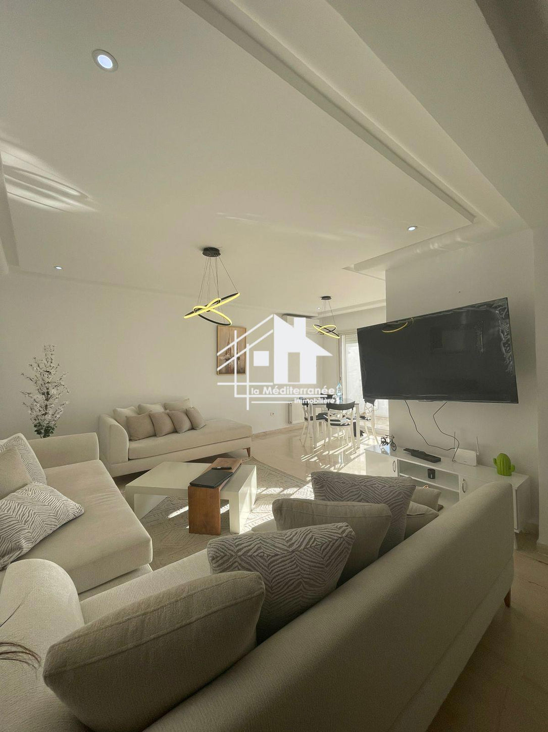 A vendre appartement S+3  au bardo 2 ras tabia