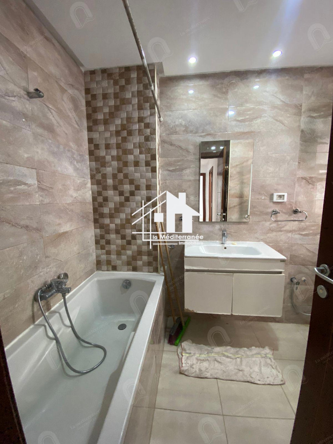 A louer appartement S+2 hst à diar ben mahmoud agba