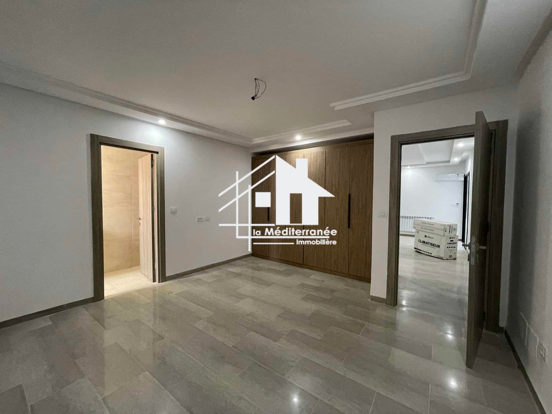 A louer un Duplex à usage bureautique ou commercial A  Ezzahra à Ezzahra