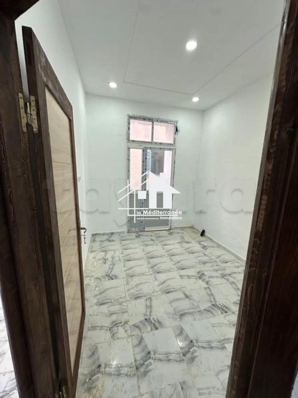 A vendre appartement s2 retapé à Ibn khldoun Tunis