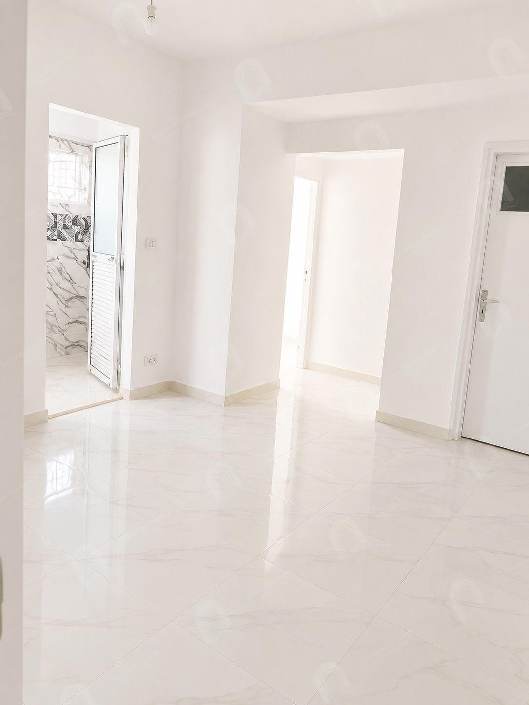 a louer étage de villa S+3 meublé situé au Rdc à cité raoudha en cours d'aménagement