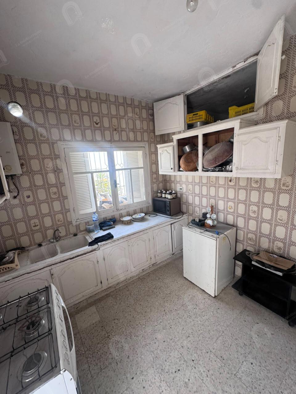 A vendre une villa d'angle sur deux niveau