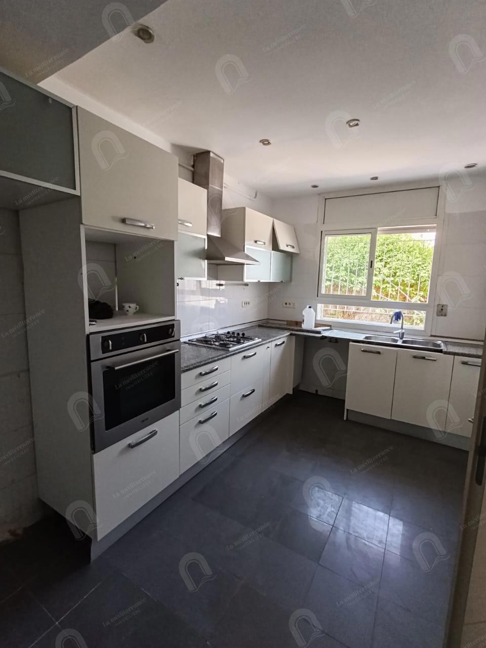 à louer un Triplex s+3 aux jardins d'el menzah 1