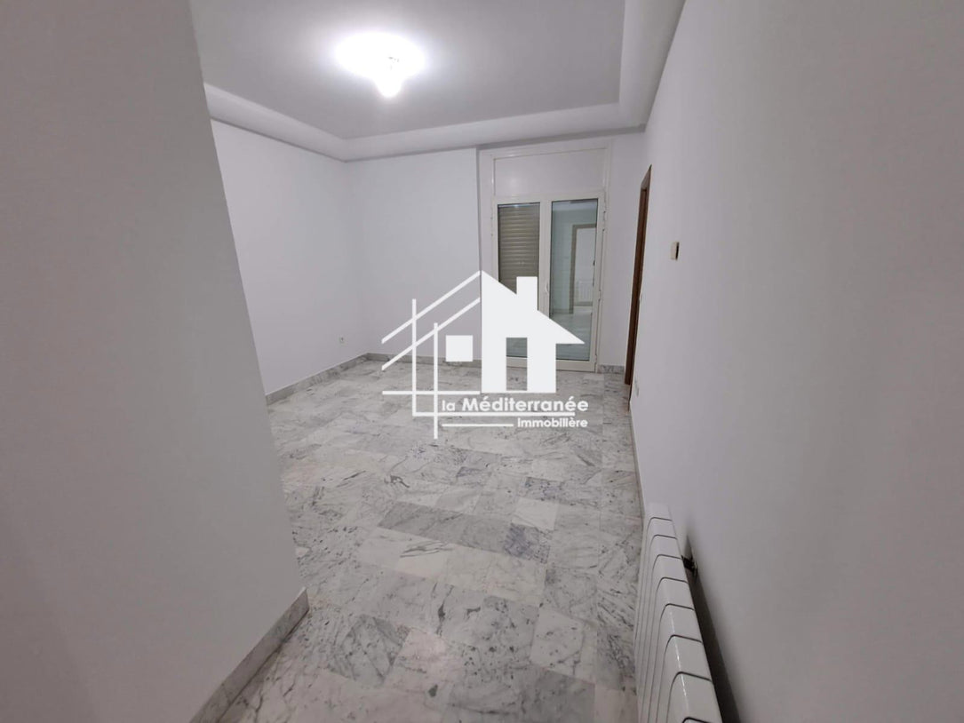 A louer appartement S+3 au Lac 2