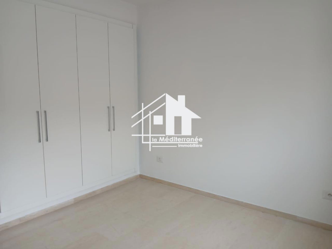 A vendre  s+3 à la nouvelle soukra